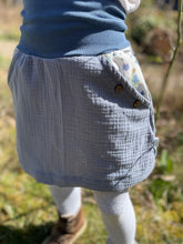 Lade das Bild in den Galerie-Viewer, Musselin Rock Hellblau Wiesenelfen mit oder ohne Haarband