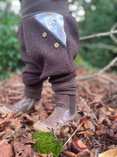Lade das Bild in den Galerie-Viewer, WOLLWALK-HOSE BRAUN HERBSTWICHTEL