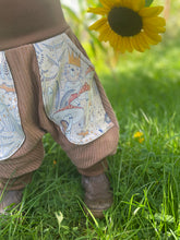 Lade das Bild in den Galerie-Viewer, CORDNICKY-H0SE CORD Haselnuss Gruselwusel