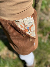 Lade das Bild in den Galerie-Viewer, Bio Breidcord Rock Hellbraun/Beige Fuchsliebe mit oder ohne Haarband