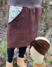 Lade das Bild in den Galerie-Viewer, Bio Cord Rock Damen Braun Waldpilze Steinpilze Taschen mit oder ohne Haarband