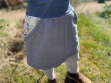 Lade das Bild in den Galerie-Viewer, Musselin Rock Hellblau Wiesenelfen mit oder ohne Haarband