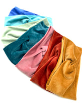 Lade das Bild in den Galerie-Viewer, Haarband aus Samt in Senfgelb-Gold für Damen & Kinder