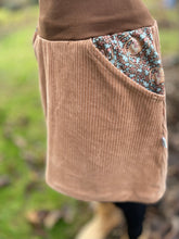 Lade das Bild in den Galerie-Viewer, Bio Cord Rock Damen Haselnuss/Hellbraun mit Siebenschläfer Taschen mit oder ohne Haarband