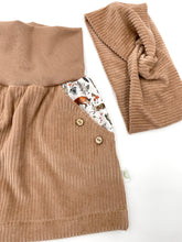 Lade das Bild in den Galerie-Viewer, Bio Breidcord Rock Haselnuss Waldtiere Fuchs Reh mit oder ohne Haarband