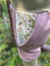 Lade das Bild in den Galerie-Viewer, BIO SOFT SWEAT HOSE Altrosa/gestreift Wiesenelfen Taschen Mitwachsend