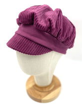 Lade das Bild in den Galerie-Viewer, Michel Mütze Ballonmütze Cord Beere