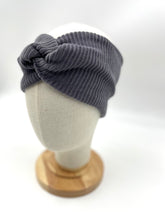 Lade das Bild in den Galerie-Viewer, Bio Cord Rock Damen Grau mit gestreiften Taschen mit oder ohne Haarband