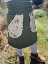 Lade das Bild in den Galerie-Viewer, Sweat Rock Khaki Hoftiere Ziegen Enten mit oder ohne Haarband