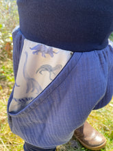 Lade das Bild in den Galerie-Viewer, MUSSELIN-HOSE Blau Dinosaurier