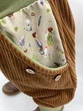 Lade das Bild in den Galerie-Viewer, Hose für Kinder und Babys Cord Hellbraun/Olive mit glückliche Hühner Taschen