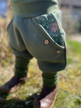 Lade das Bild in den Galerie-Viewer, SWEAT-HOSE Khaki Siebenschläfer Mitwachsend