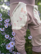 Lade das Bild in den Galerie-Viewer, CORDNICKY-HOSE ALTROSA KÄFERLINGE