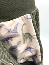 Lade das Bild in den Galerie-Viewer, Hose für Kinder und Babys Cord Khaki mit Dinosaurier Taschen