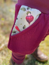 Lade das Bild in den Galerie-Viewer, MUSSELIN-HOSE Beere Rotebete