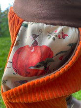 Lade das Bild in den Galerie-Viewer, CORDNICKY-H0SE Rost/Braun Kürbis Zwerg