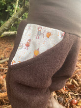Lade das Bild in den Galerie-Viewer, WOLLWALK-HOSE BRAUN HERBSTWICHTEL