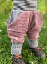 Lade das Bild in den Galerie-Viewer, CORDNICKY-H0SE ALTROSA GRAU/GESTREIFT