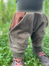 Lade das Bild in den Galerie-Viewer, CORDNICKY-H0SE KHAKI/BRAUN