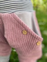 Lade das Bild in den Galerie-Viewer, CORDNICKY-H0SE ALTROSA GRAU/GESTREIFT