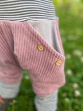 Lade das Bild in den Galerie-Viewer, CORDNICKY-H0SE ALTROSA GRAU/GESTREIFT