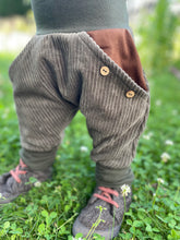 Lade das Bild in den Galerie-Viewer, CORDNICKY-H0SE KHAKI/BRAUN