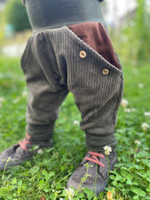 Lade das Bild in den Galerie-Viewer, CORDNICKY-H0SE KHAKI/BRAUN