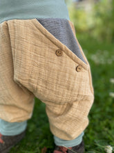 Lade das Bild in den Galerie-Viewer, MUSSELIN-HOSE SANDMELIERT GESTREIFT/MINT