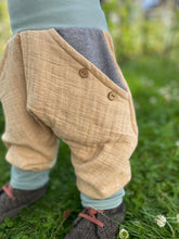 Lade das Bild in den Galerie-Viewer, MUSSELIN-HOSE SANDMELIERT GESTREIFT/MINT