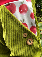 Lade das Bild in den Galerie-Viewer, CORDNICKY-HOSE HELLGRÜN RADIESCHEN