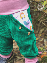 Lade das Bild in den Galerie-Viewer, CORDNICKY-HOSE FLASCHENGRÜN MEERJUNGFRAU