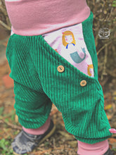 Lade das Bild in den Galerie-Viewer, CORDNICKY-HOSE FLASCHENGRÜN MEERJUNGFRAU