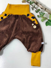 Lade das Bild in den Galerie-Viewer, CORDNICKY-HOSE BRAUN IGEL