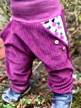 Lade das Bild in den Galerie-Viewer, CORDNICKY-HOSE BEERE ROTEBEETE