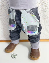 Lade das Bild in den Galerie-Viewer, CORDNICKY-HOSE DUNKELGRAU REGENBOGENWAL