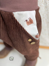 Lade das Bild in den Galerie-Viewer, CORDNICKY-HOSE BRAUN PINGUINE