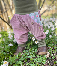Lade das Bild in den Galerie-Viewer, CORDNICKY-HOSE ALTROSA AQUARELL BLUMEN