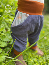 Lade das Bild in den Galerie-Viewer, MUSSELIN-HOSE BLAU BIENEN