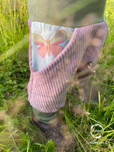 Lade das Bild in den Galerie-Viewer, CORDNICKY-HOSE ALTROSA SCHMETTERLING