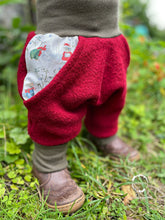 Lade das Bild in den Galerie-Viewer, WOLLWALK-HOSE ROT WINTERMÄUSE