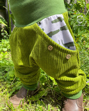 Lade das Bild in den Galerie-Viewer, CORDNICKY-HOSE HELLGRÜN KROKO