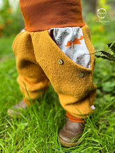 Lade das Bild in den Galerie-Viewer, WOLLWALK-HOSE SENFGELB FUCHS EICHHÖRNCHEN