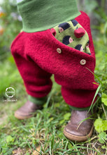 Lade das Bild in den Galerie-Viewer, WOLLWALK-HOSE ROT IGEL
