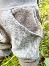 Lade das Bild in den Galerie-Viewer, WOLLWALK-HOSE GRAU FISCHGRÄTMUSTER