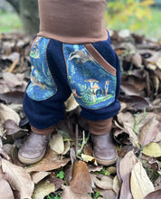 Lade das Bild in den Galerie-Viewer, WOLLWALK-HOSE DUNKELBLAU WUNDERWALD
