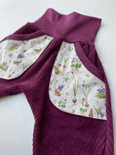 Lade das Bild in den Galerie-Viewer, CORDNICKY-HOSE BEERE FRÜHLINGSELFEN