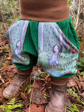 Lade das Bild in den Galerie-Viewer, CORDNICKY-HOSE FLASCHENGRÜN STERNTALER