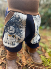 Lade das Bild in den Galerie-Viewer, WOLLWALK-HOSE DUNKELBLAU FUSSBALLFREUNDE