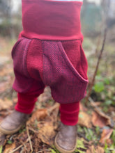 Lade das Bild in den Galerie-Viewer, WOLLWALK-HOSE ROT FISCHGRÄTSTOFF
