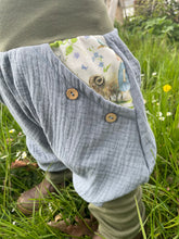 Lade das Bild in den Galerie-Viewer, MUSSELIN-HOSE HELLBLAU EINHORNSCHAF
